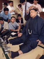 Takanohana focus of attention in sumo's Nagoya tourney